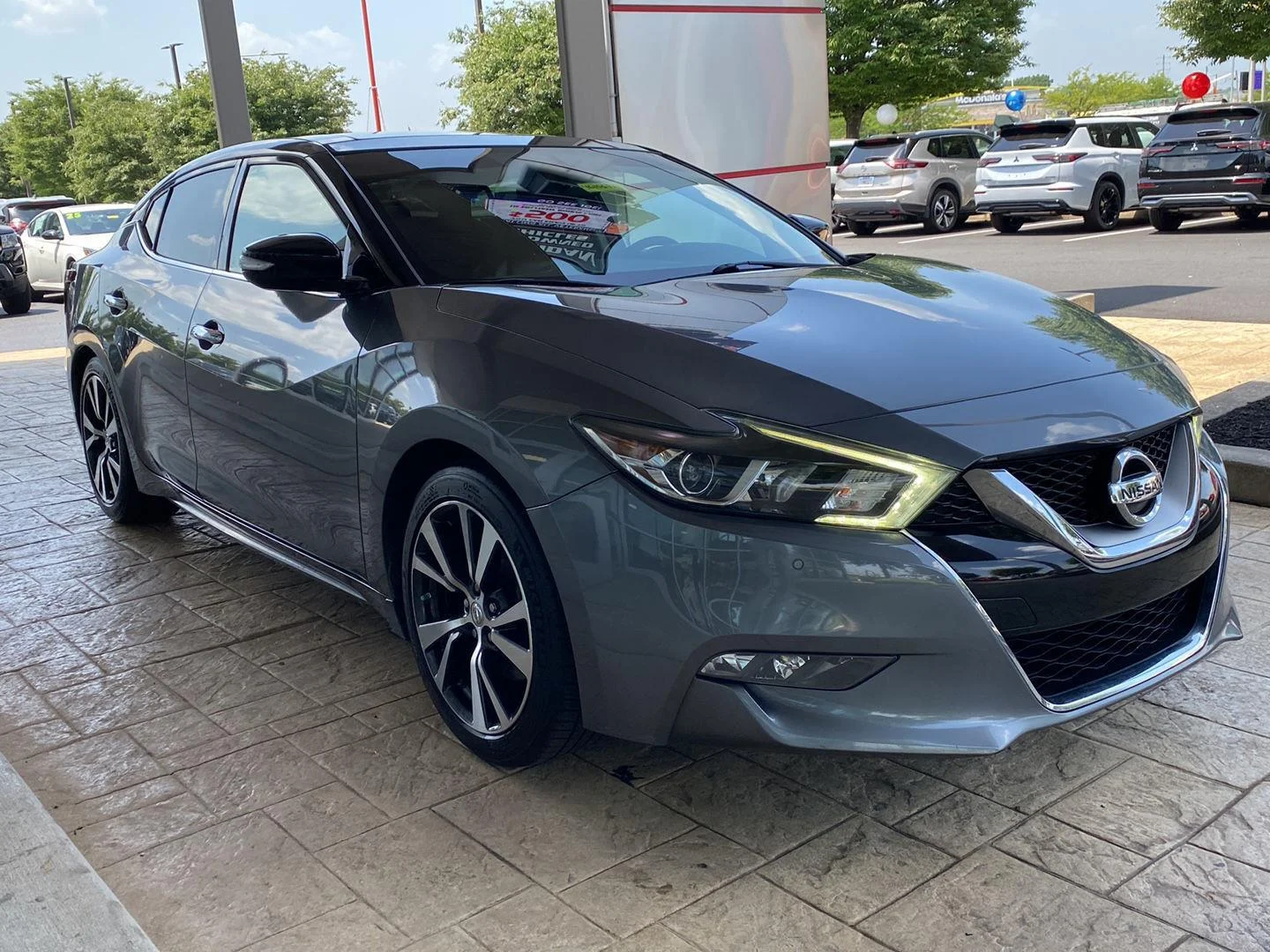 Used 2017 Gun Metallic Nissan SL image 3
