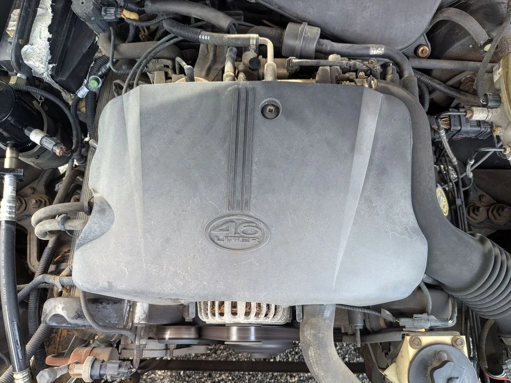 Used 1999  Ford Base image 10