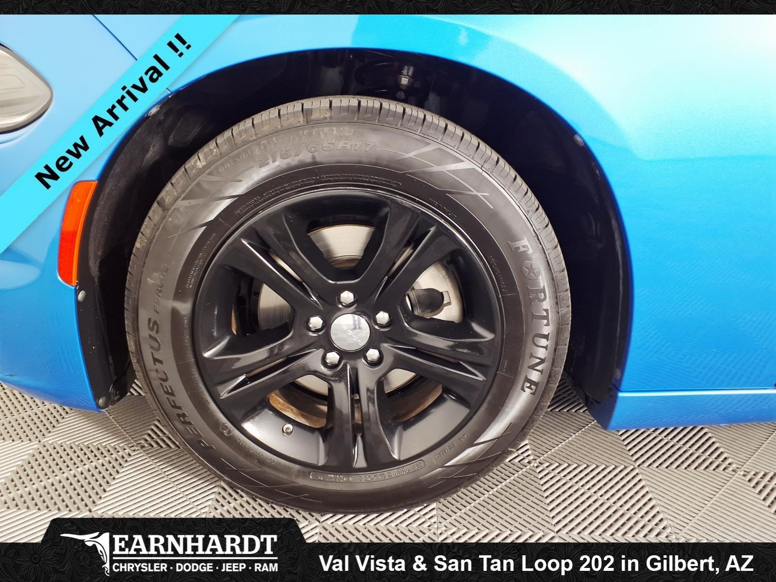 Certified Used 2023 B5 Blue Pearlcoat Dodge SXT image 7