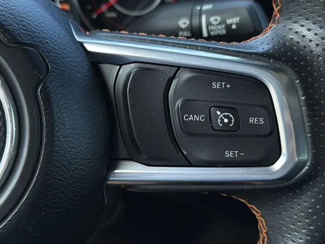 Used 2020 Black Jeep Mojave image 31