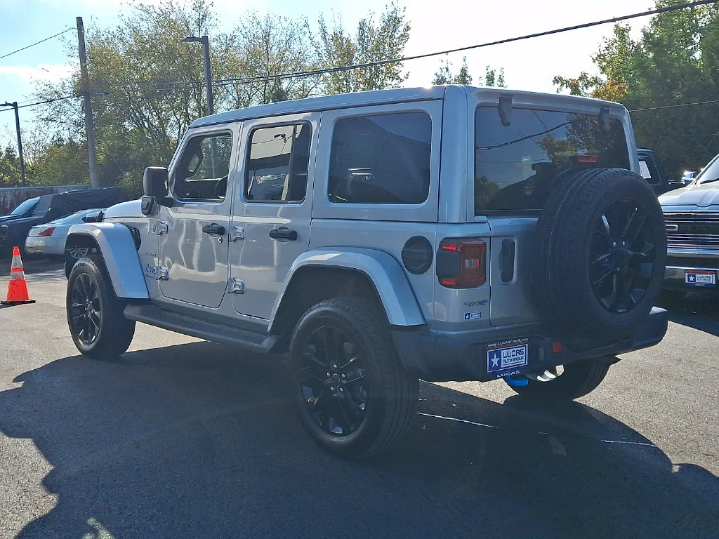 Used 2024 Silver Jeep Sahara 4xe image 8