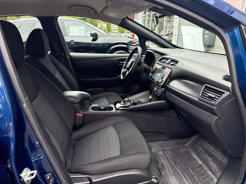 Used 2022 Deep Blue Pearl Nissan SV image 9