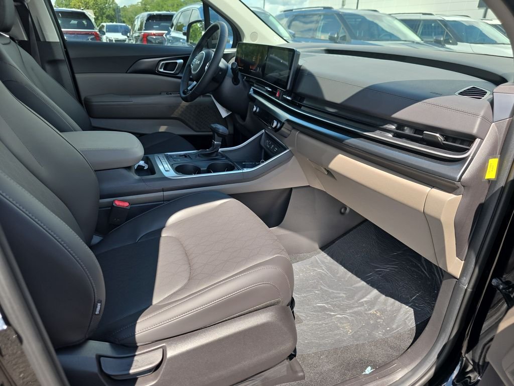 New 2026 Aurora Black Pearl Kia LXS image 31