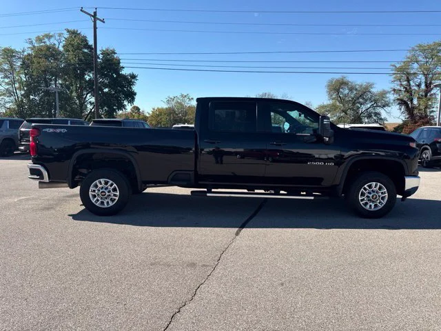 Used 2025 Black Chevrolet LT image 8