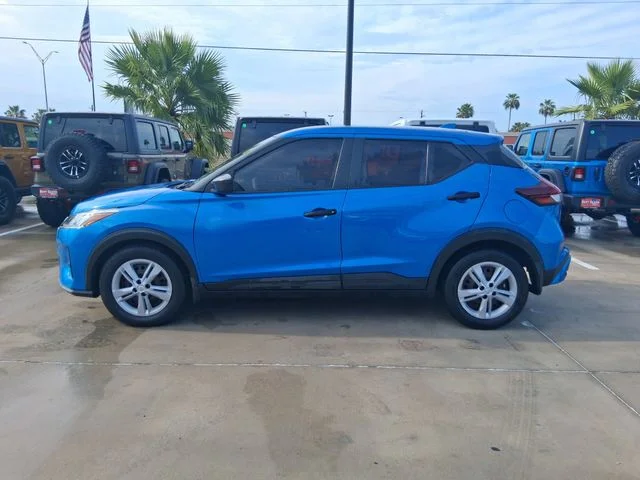 Used 2022 Blue Nissan S image 4