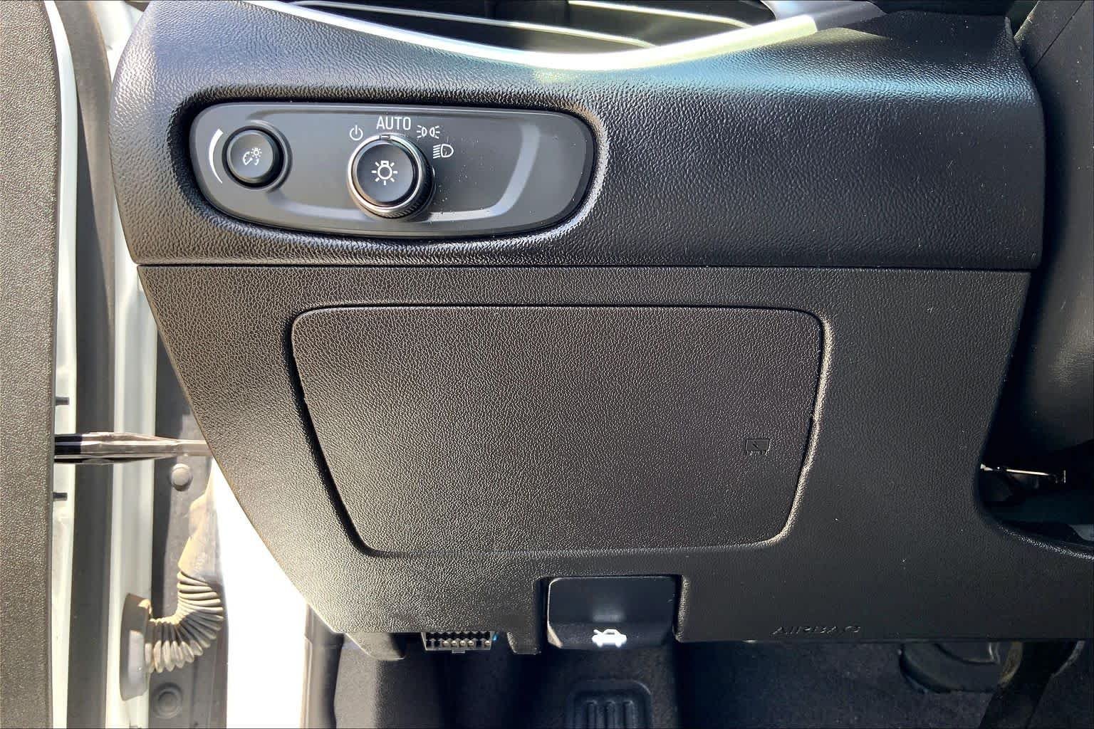Used 2023 Summit White Chevrolet LT image 33