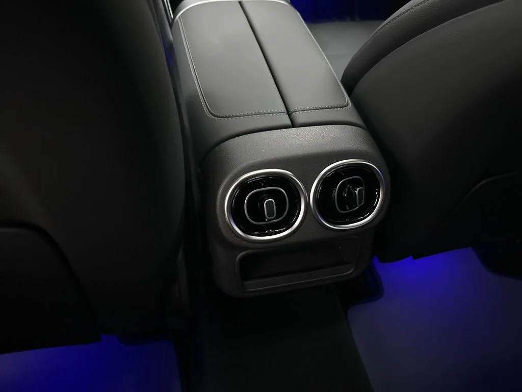 Used 2026 Black Mercedes-Benz GLC 300 image 20