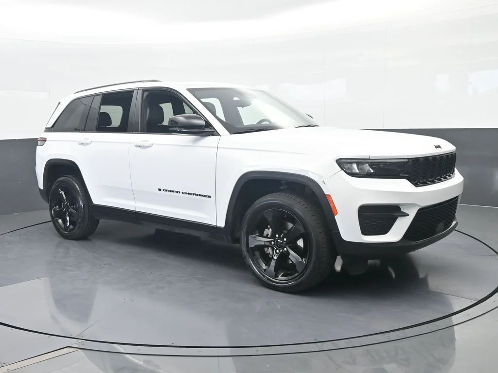 Used 2023 Bright White Clearcoat Jeep Altitude X image 8