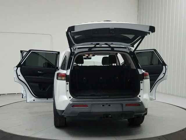 New 2026 White Nissan SL image 14