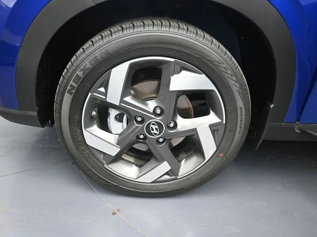 Used 2025 Blue Hyundai SEL image 22