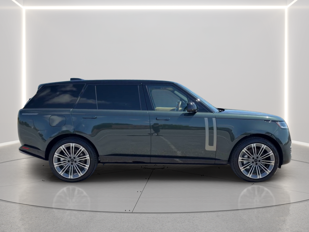 New 2026 Belgravia Green Land Rover SE image 4
