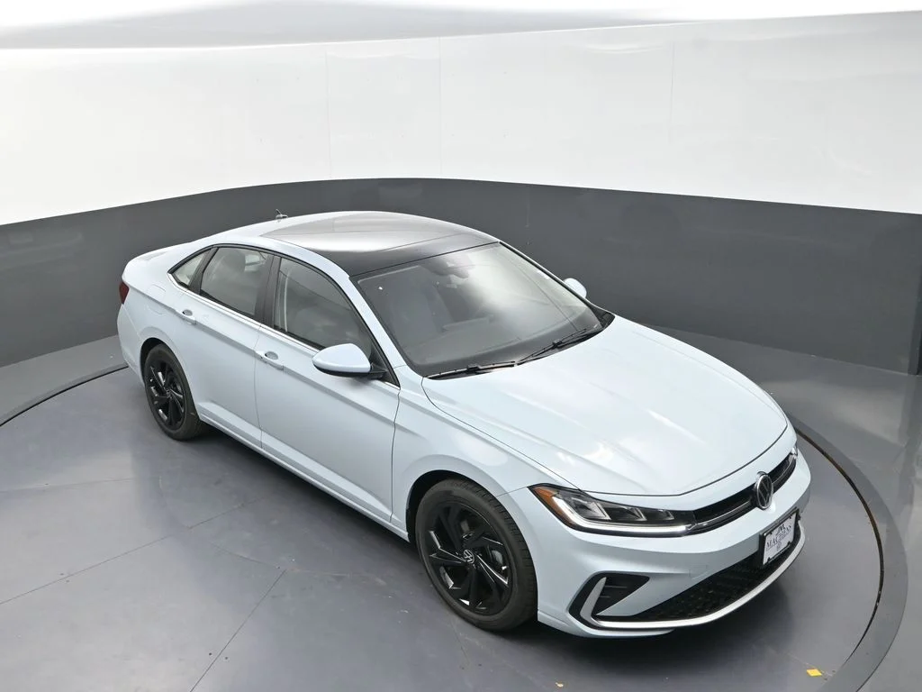 2026 Volkswagen Jetta SE - Photo 12