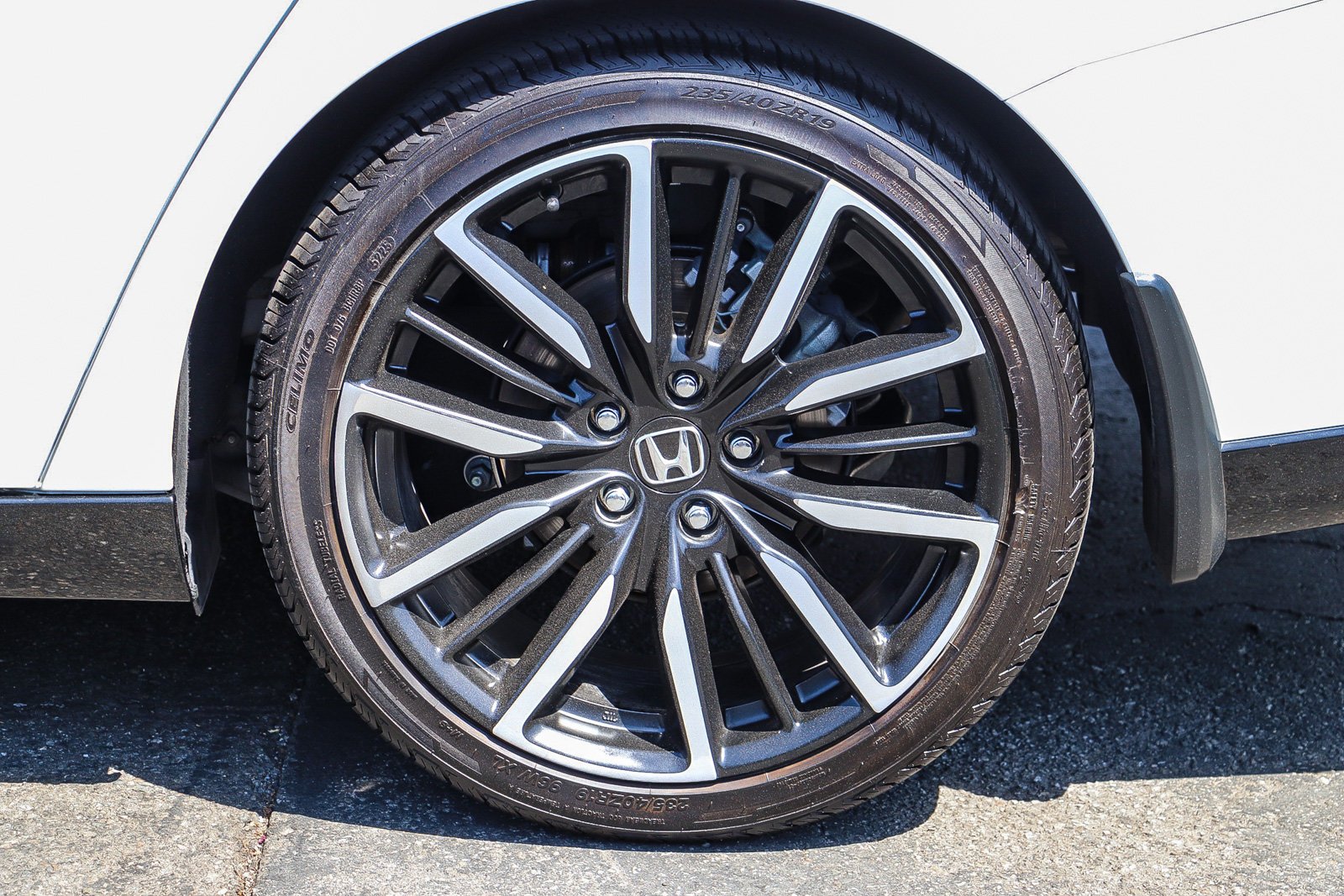 Used 2025 White Honda Touring image 14