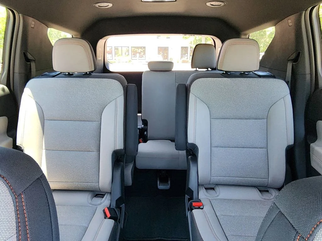 2025 Chevrolet Traverse LT - Photo 18