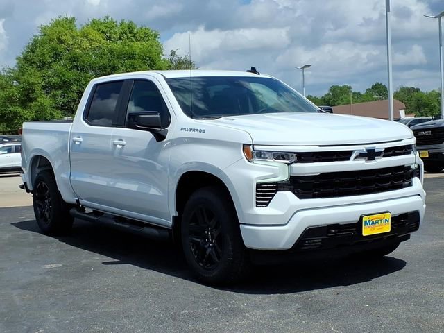 New 2026 Summit White Chevrolet RST image 3