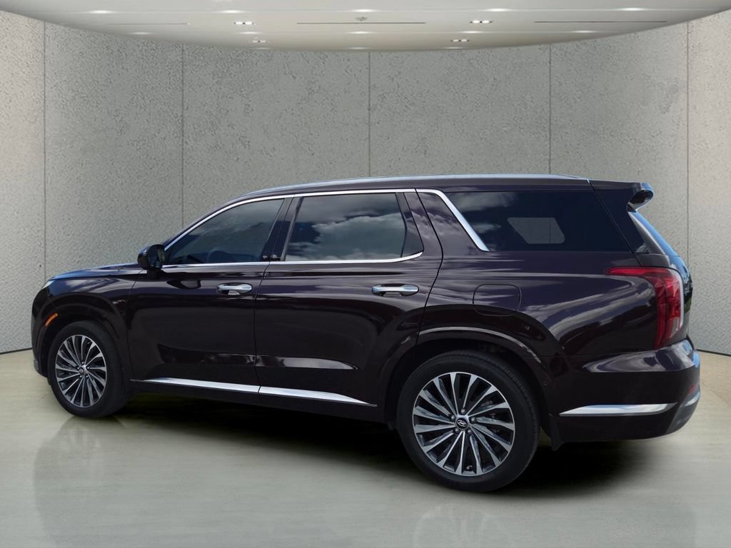Used 2023 Sierra Burgundy Hyundai Calligraphy image 8