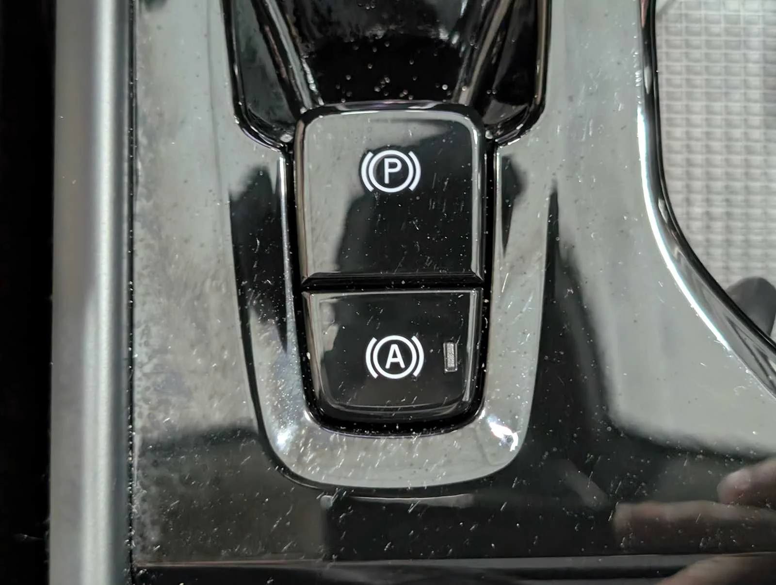 Used 2026 Onyx Black Volvo Plus image 28