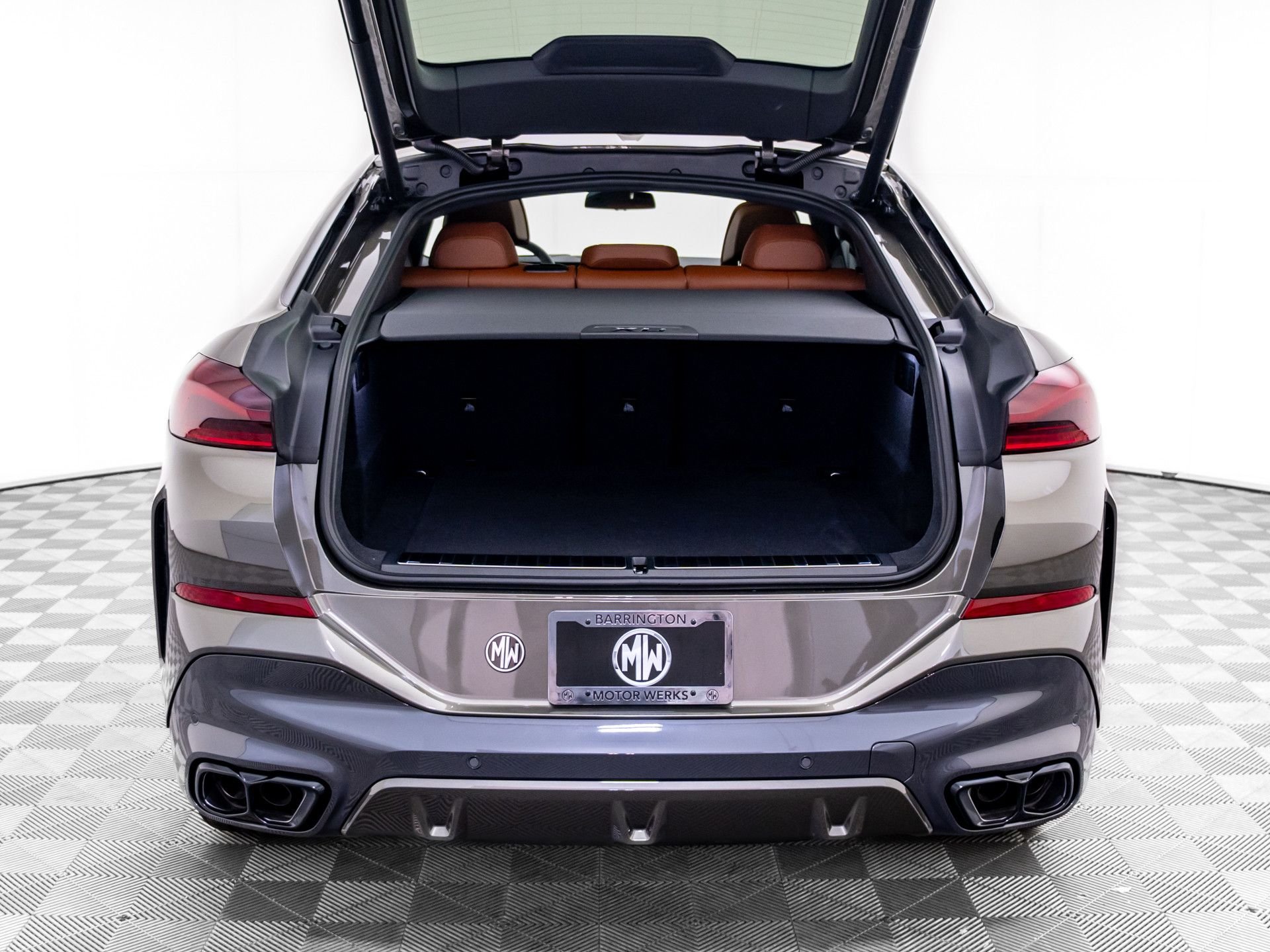 New 2027 Manhattan Green Metallic BMW M60i image 32
