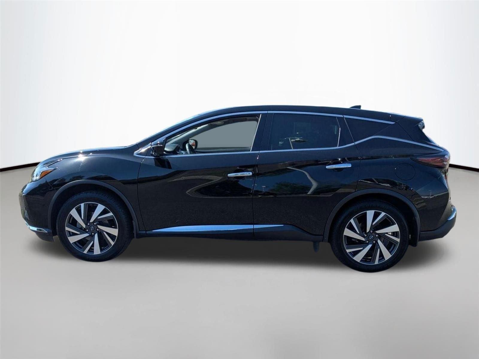 Used 2023 Super Black Nissan SL image 9