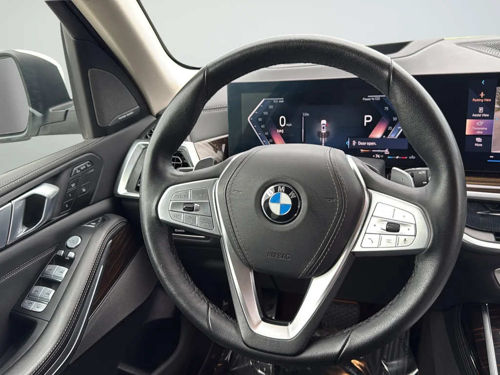 Used 2026 White BMW xDrive40i image 33