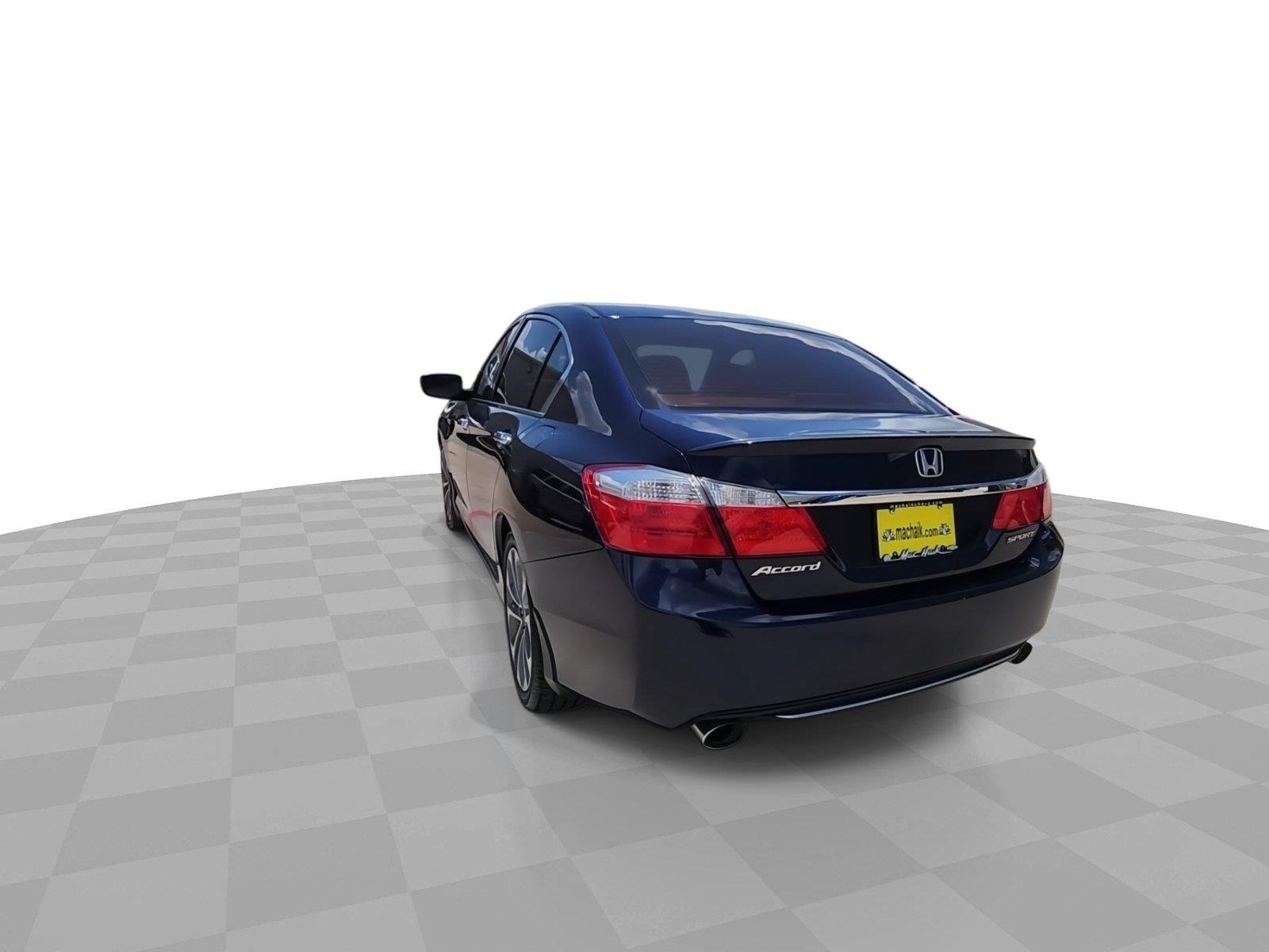Used 2015  Honda Sport image 7