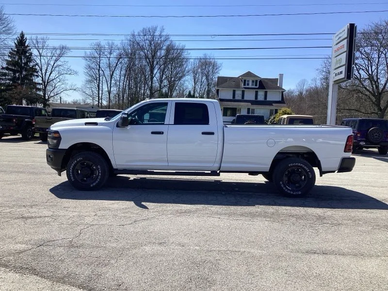 New 2026 Bright White Clear-Coat Exterior Paint RAM Tradesman image 4