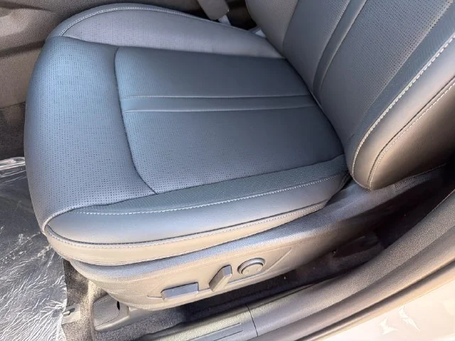 New 2026 Glacial White Pearl Kia S image 19