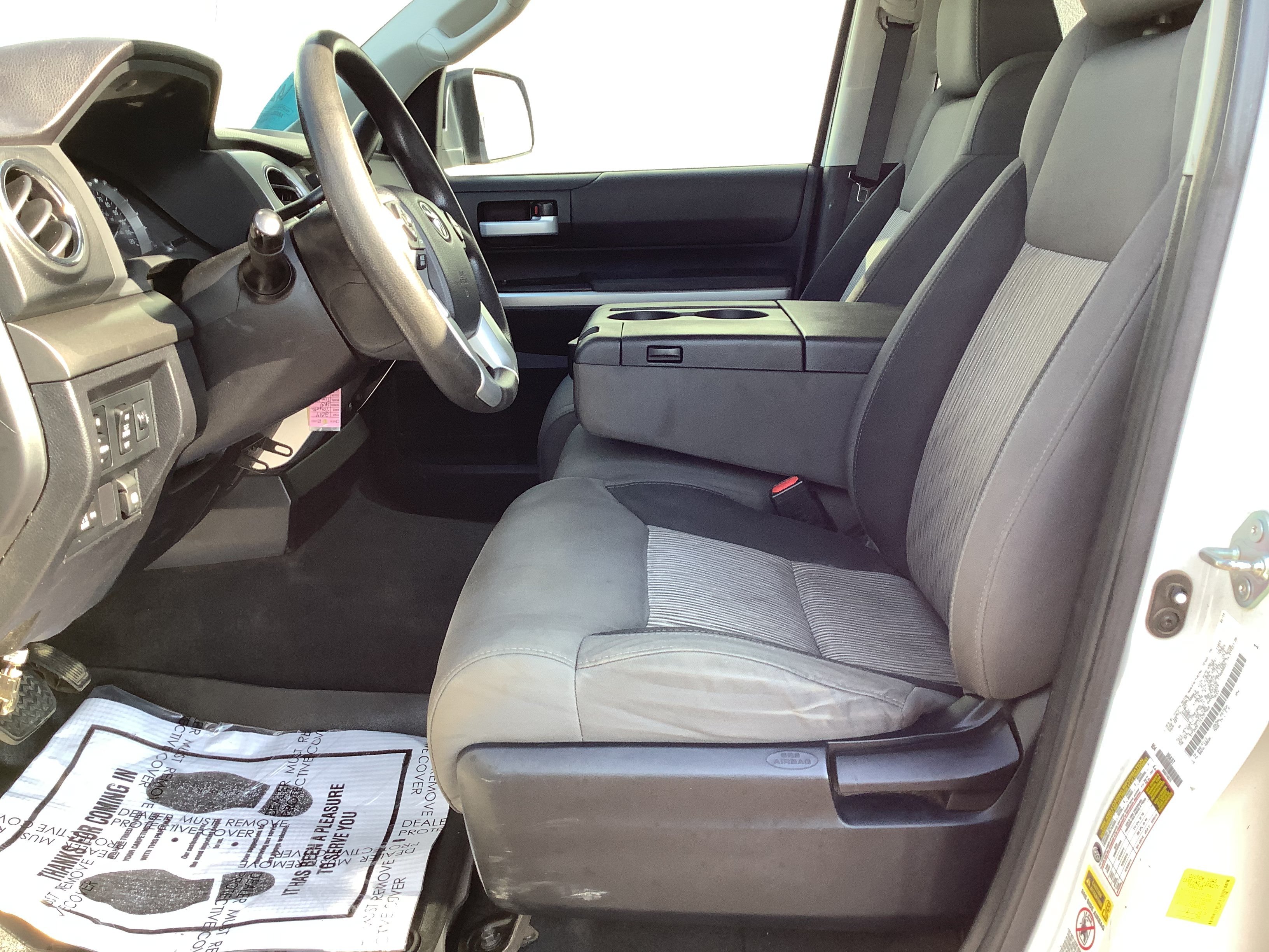 Used 2014 White Toyota SR5 image 10
