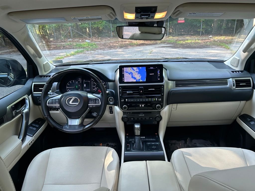 Used 2023 Black Lexus 460 image 30