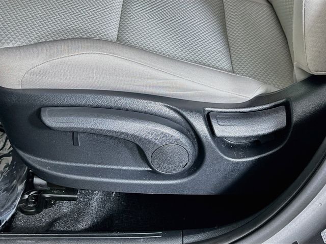 2025 Kia Soul LX - Photo 11