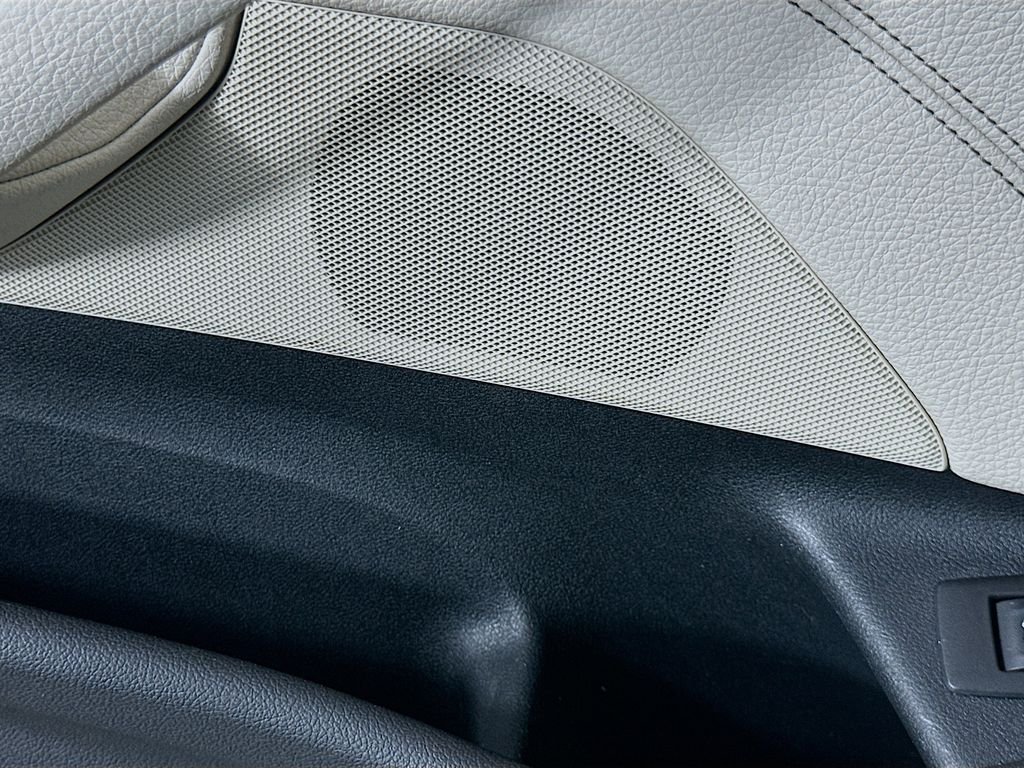 Used 2019 Bluestone Metallic BMW 530i image 19