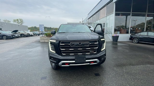 2026 GMC Yukon AT4 Ultimate - Photo 2