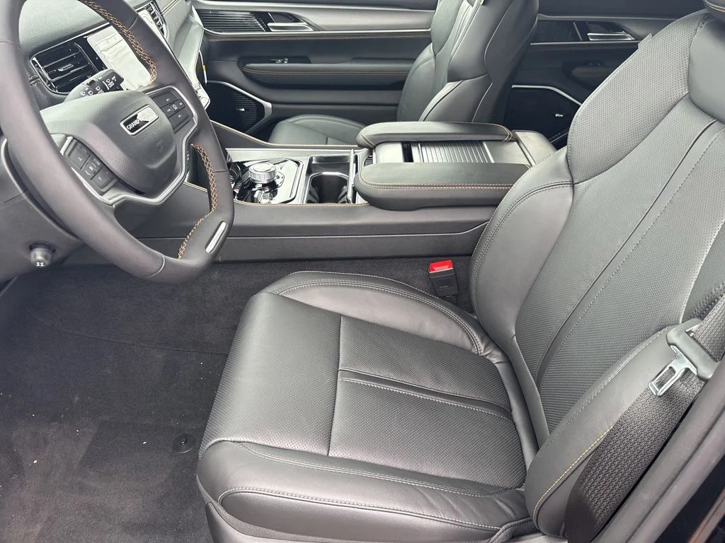 New 2026 High Gloss Black Exterior Paint Jeep Grand Wagoneer image 22
