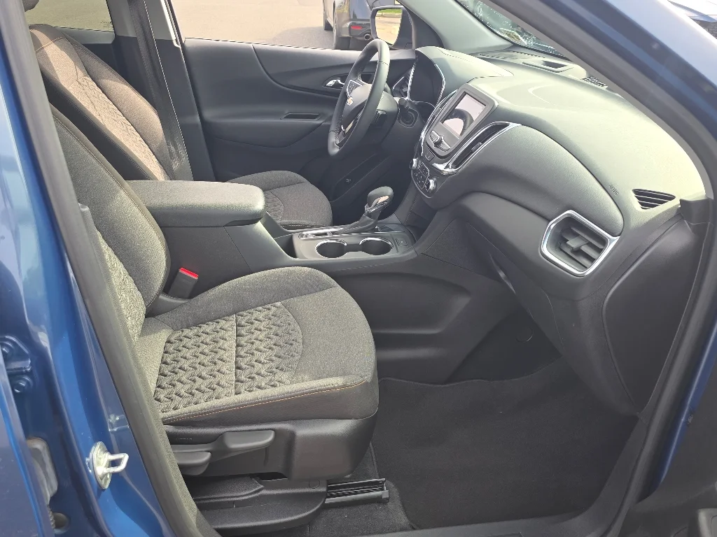 Used 2024 Lakeshore Blue Metallic Chevrolet LT image 22