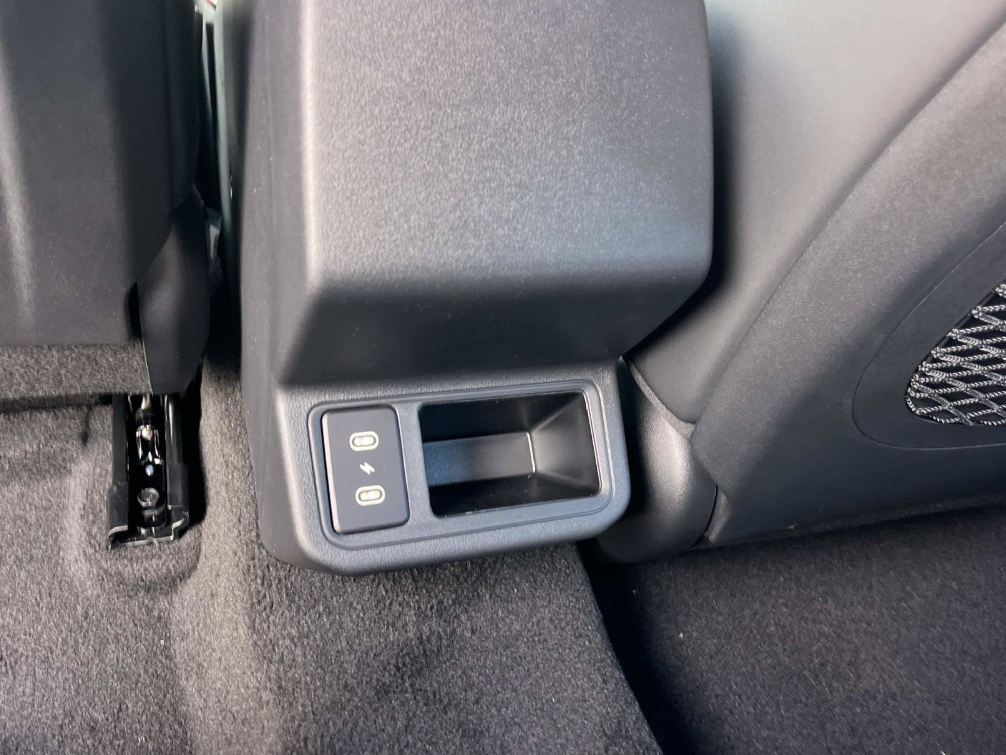 New 2026 Snow White Pearl Kia GT-Line image 14