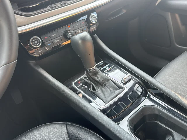 Used 2024 White Jeep Limited image 22