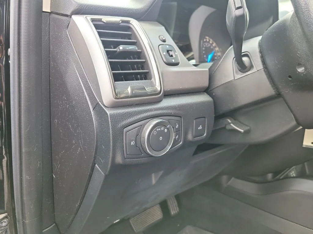 Used 2019 Black Ford XLT image 27
