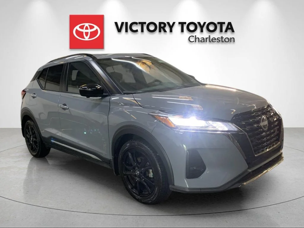 Used 2023 Gray Nissan SR image 5