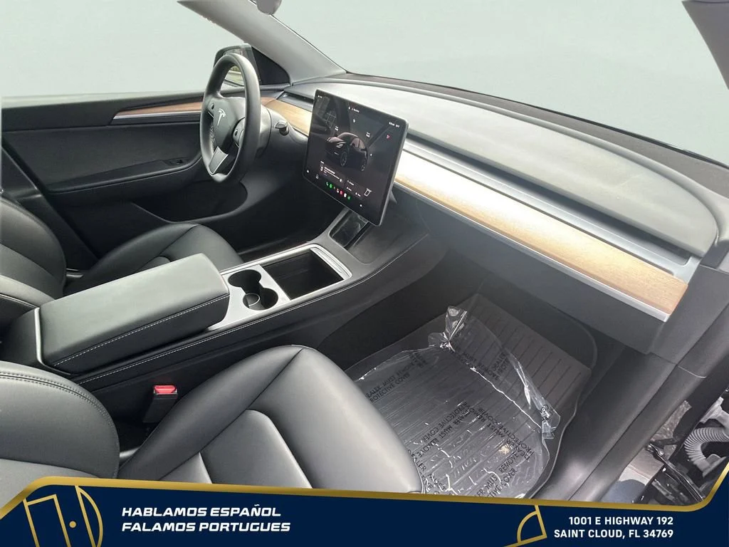 Used 2024  Tesla Long Range image 22