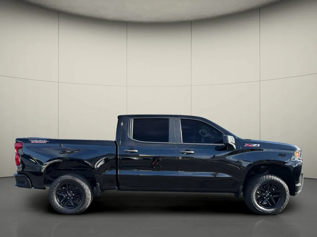 Used 2019 BLACK Chevrolet Custom Trail Boss image 8