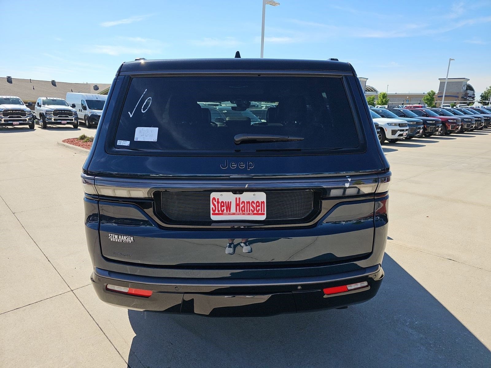 New 2026 Fathom Blue Pearlcoat Jeep Upland image 4