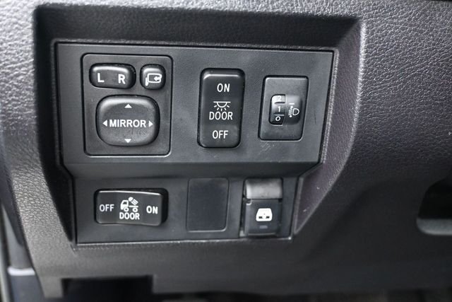 Used 2015 Black Toyota Platinum image 20