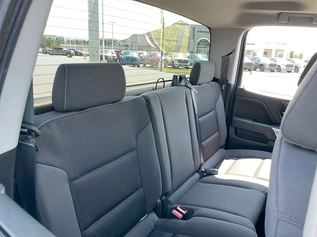 Used 2019 Summit White Chevrolet LT image 24