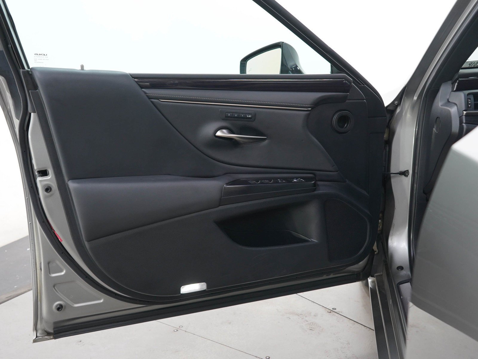 Used 2021  Lexus ES 350 image 18