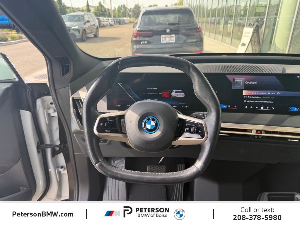 Used 2024 White BMW xDrive50 image 19