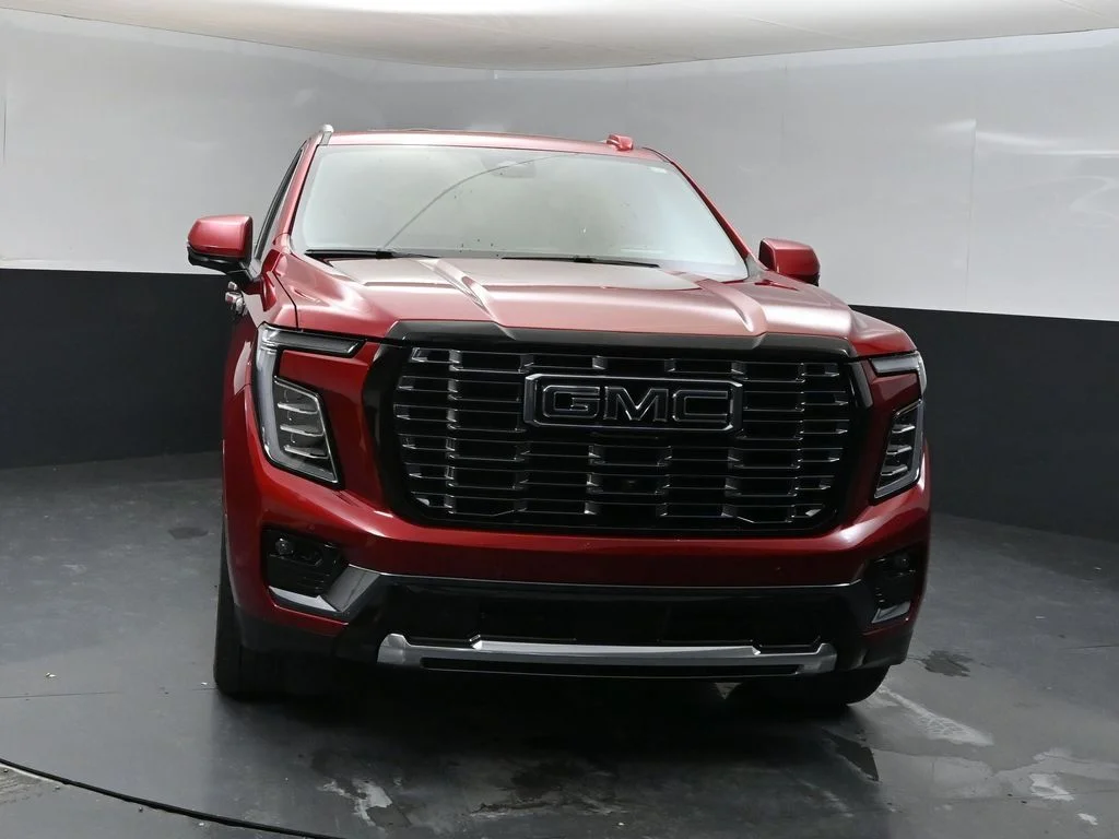 Used 2025 Volcanic Red GMC Denali Ultimate image 6