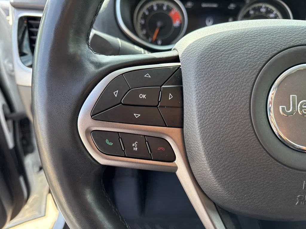 Used 2020 White Jeep Limited image 9