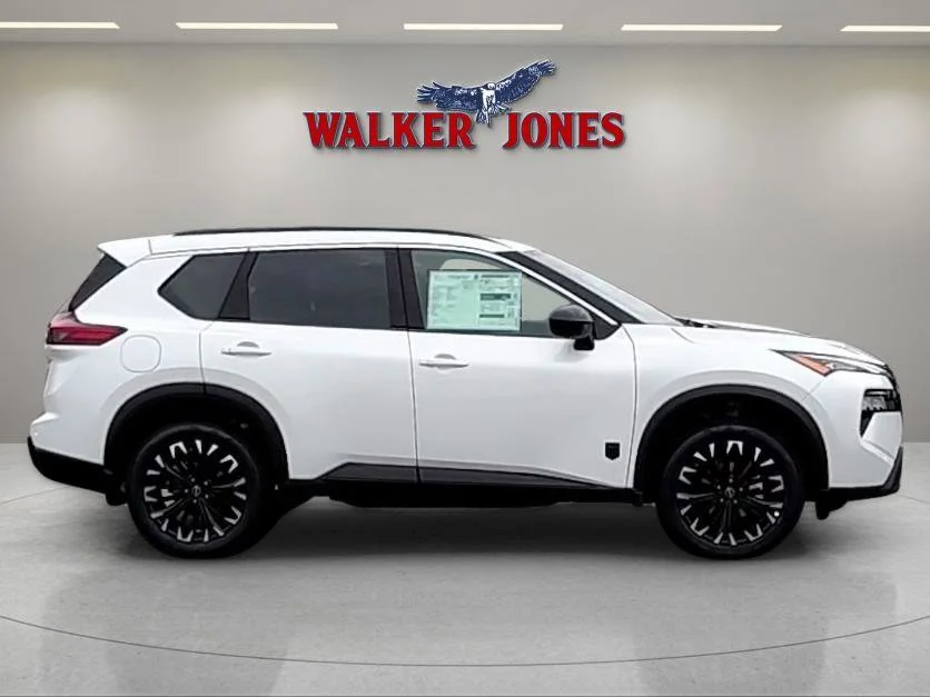 New 2026 Everest White Pearl TriCoat Nissan Dark Armor™ image 8