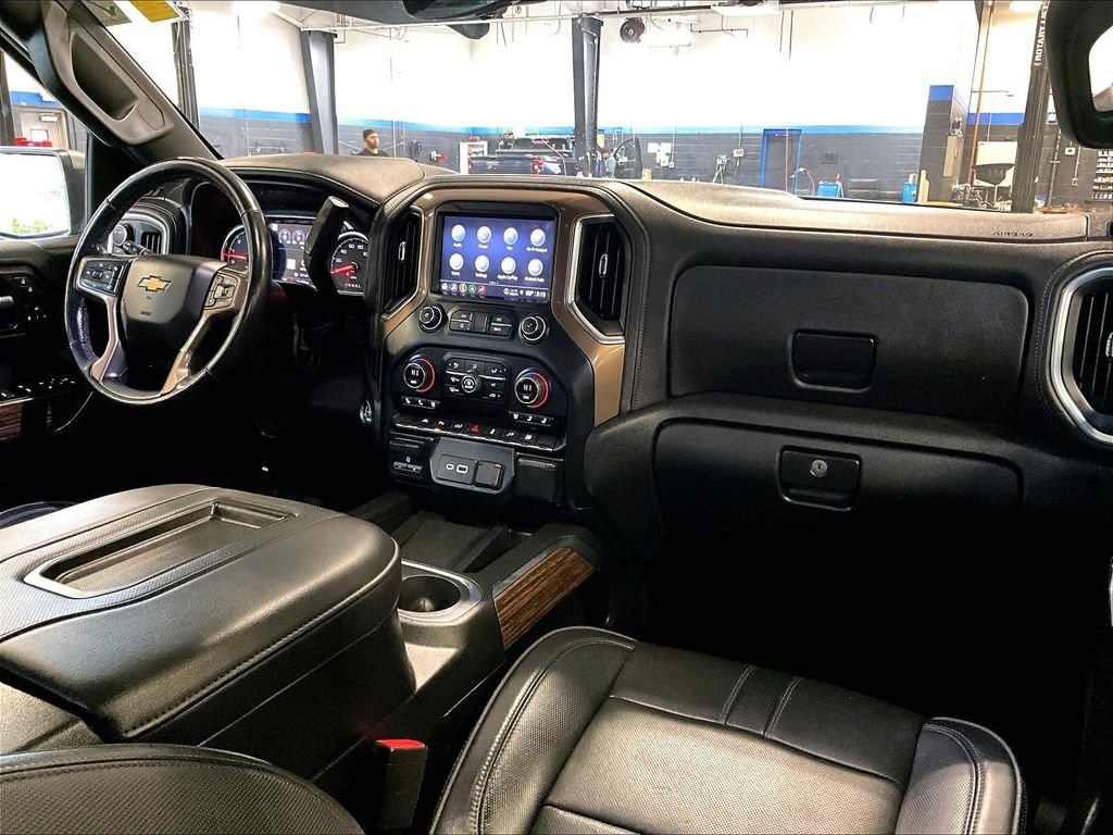 Used 2022 Gray Chevrolet High Country image 14