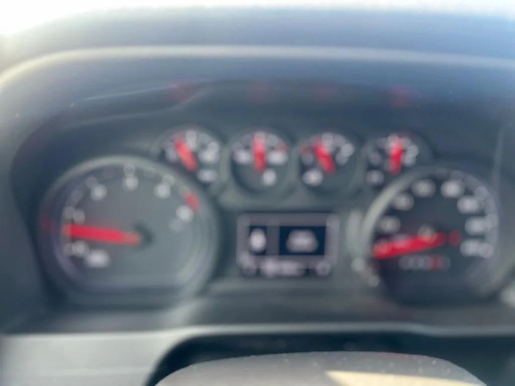 Used 2025 White Chevrolet Custom image 29